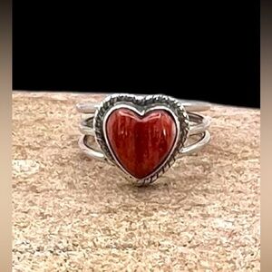 Navajo Native American Handmade Sterling Silver Spiny Oyster Heart Ring 7.25